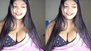 Sexy Girl Showing Her Figure In Video Call